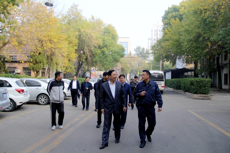 滨州市高级技工学校党委书记、校长王树林到滨州市锻压机械厂调研企业发展情况