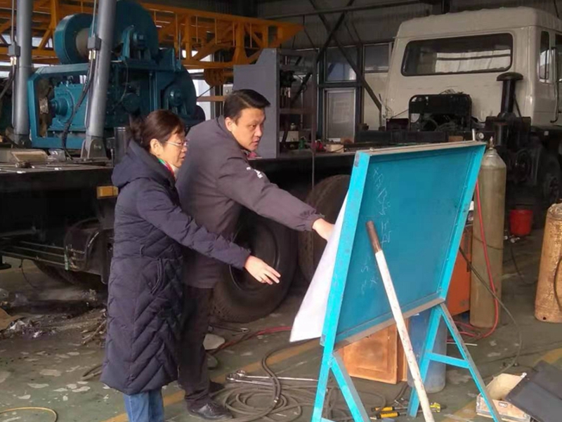滨城区工会主席史文莲来我厂考察调研
